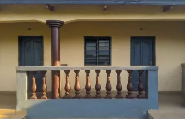 Chambre simple avec terrasse à Légbassito Kognito