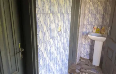 Chambre simple avec terrasse à Légbassito Kognito