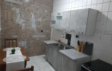 Appartement avec une Chambre Salon WCD et Cuisine interne