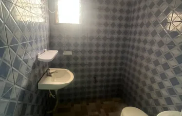 Chambre-salon à louer à Logogomé, proche du carrefour Aïsed